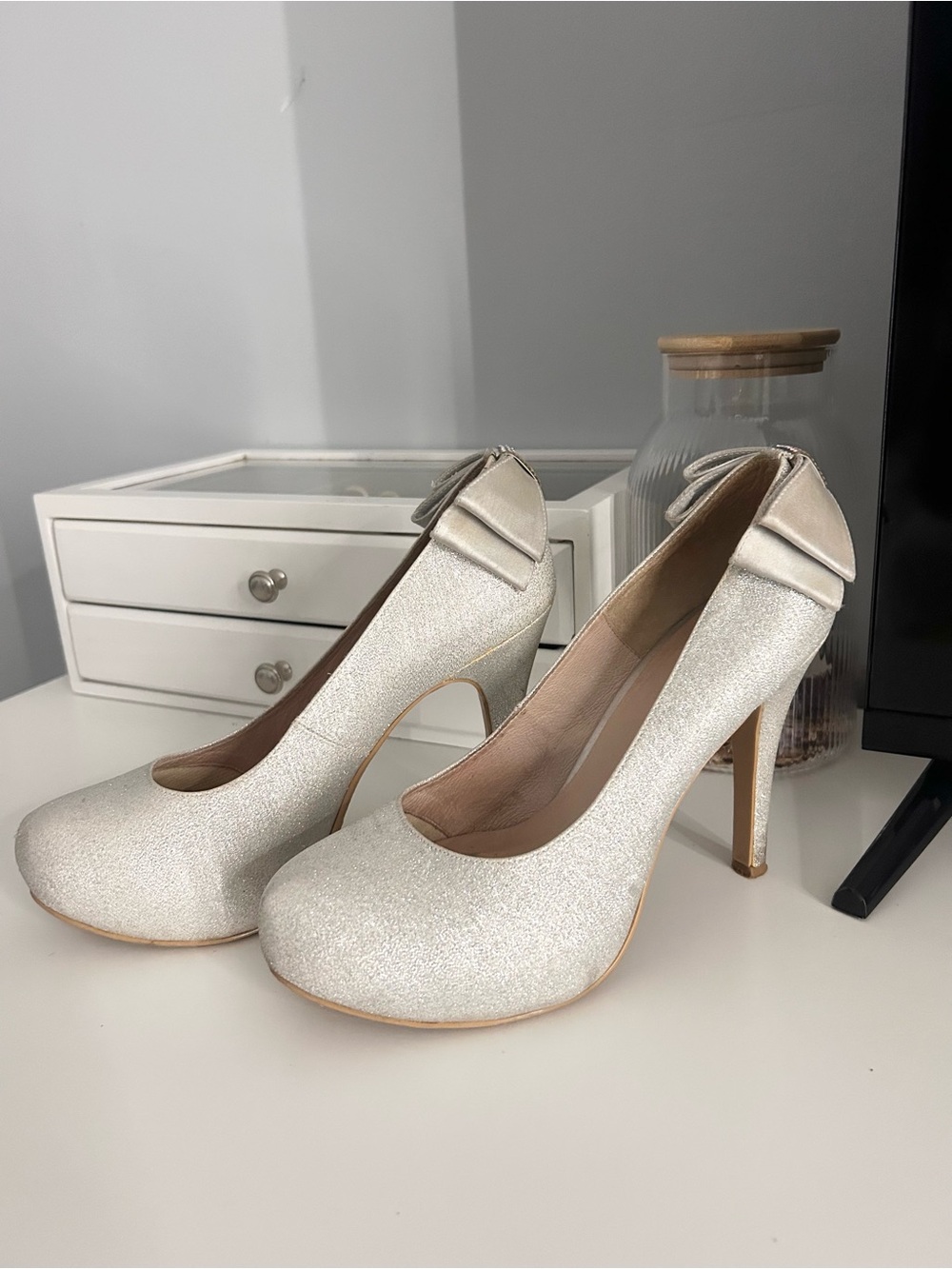 Sparkling Ivory High Heel Pumps with Decorative Bow